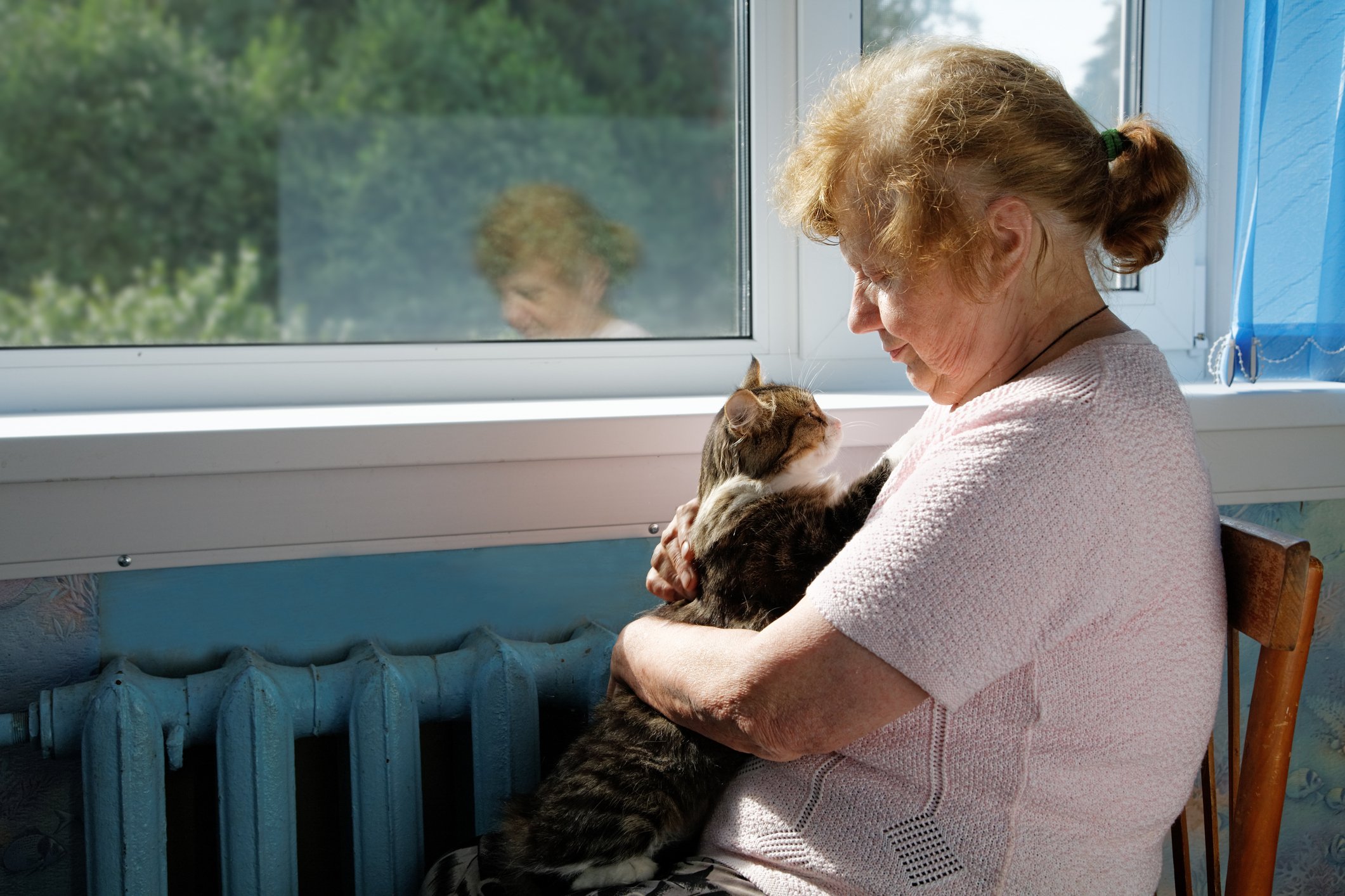 women with cat